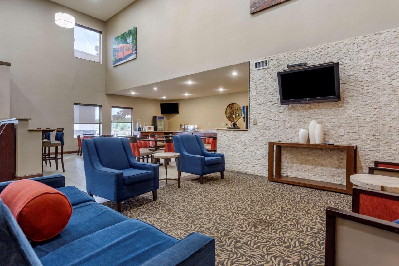 Comfort Suites Memphis Exterior photo