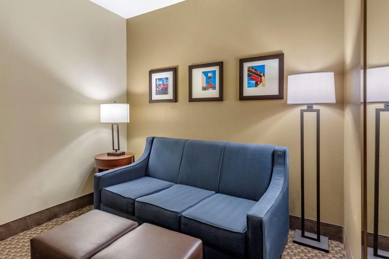 Comfort Suites Memphis Exterior photo